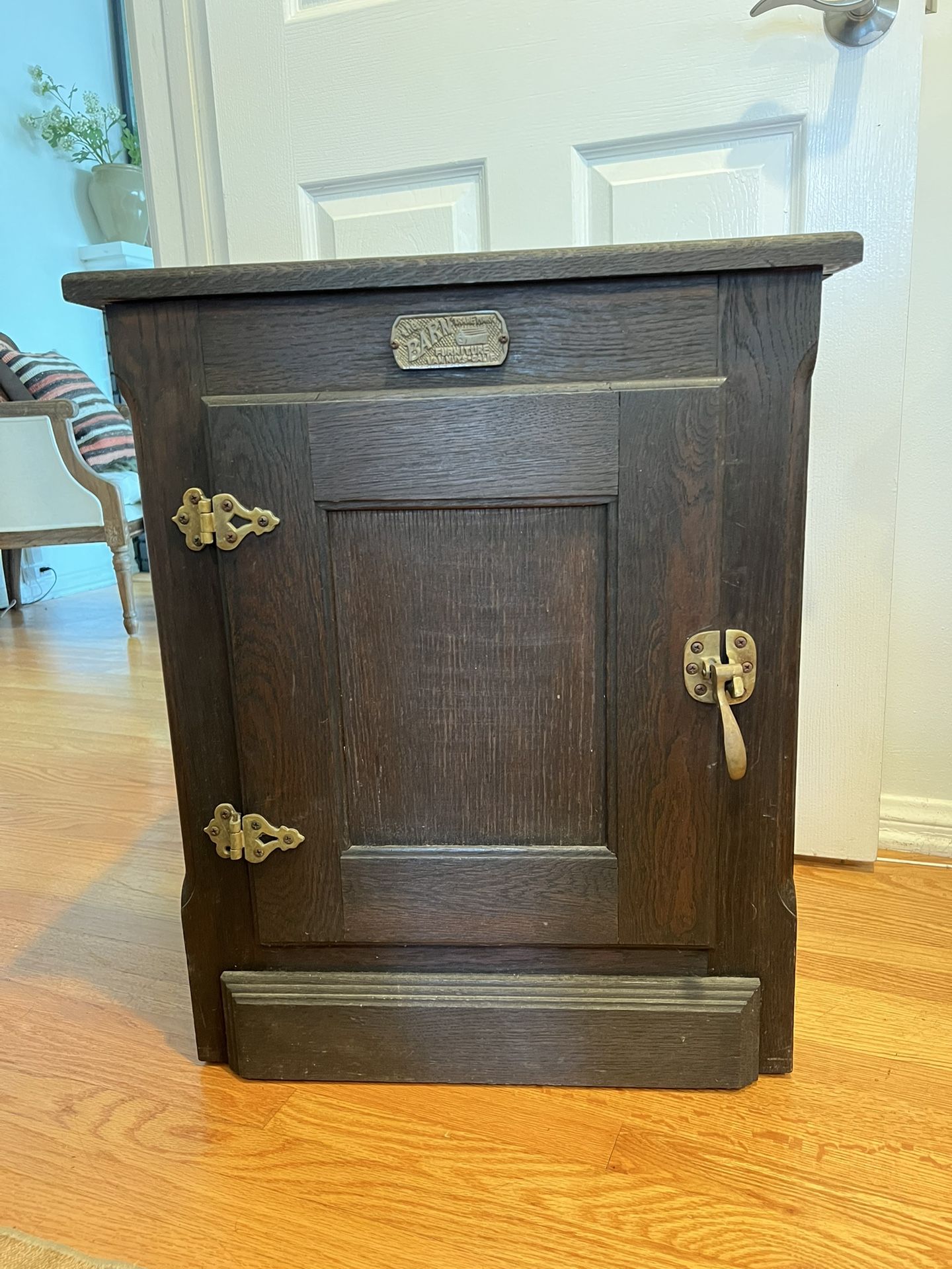 Side table cabinet