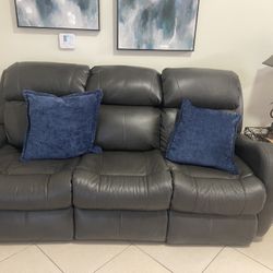 Leather Sofa W Electric Reclining Ends🌟