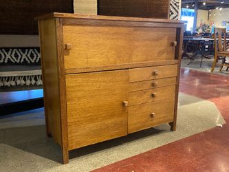 Vintage Glass Front Retail Showcase/Curio Cabinet