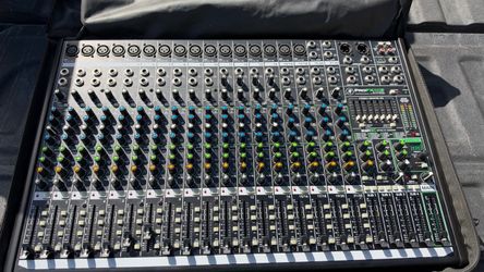 Mackie pro Fx 22 mixer
