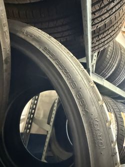 HANKOOK VENTUS V12 - 225/40/19 & 225/35/19 Staggered Set Of Tires 