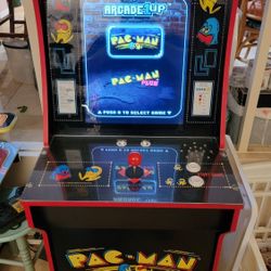 Arcade 1UP Pac Man Machine With Riser