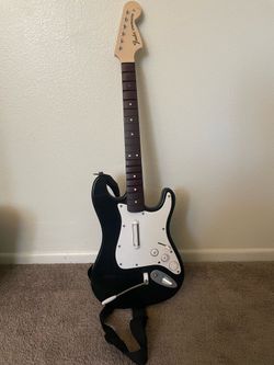 Xbox One Rock Band 4 Wireless Guitar Fender Stratocaster 91161 - Tested & Working!