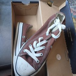 Brown converse size 2 youth