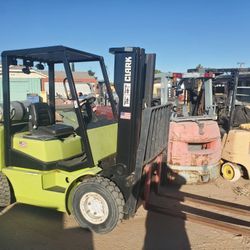 Clark Model CGP 25 Fork Lift 5,000 Lb Cap. Liquid Propane