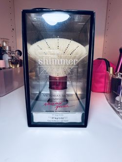Victoria’s Secret Bombshell Shimmer Powder Brush – New in Original Box