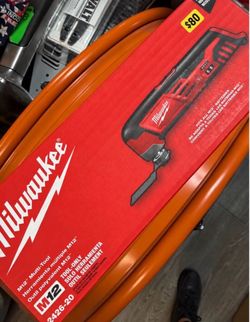 Milwaukee M12 12V Lithium-Ion Cordless Oscillating Multi-Tool (Tool-Only)