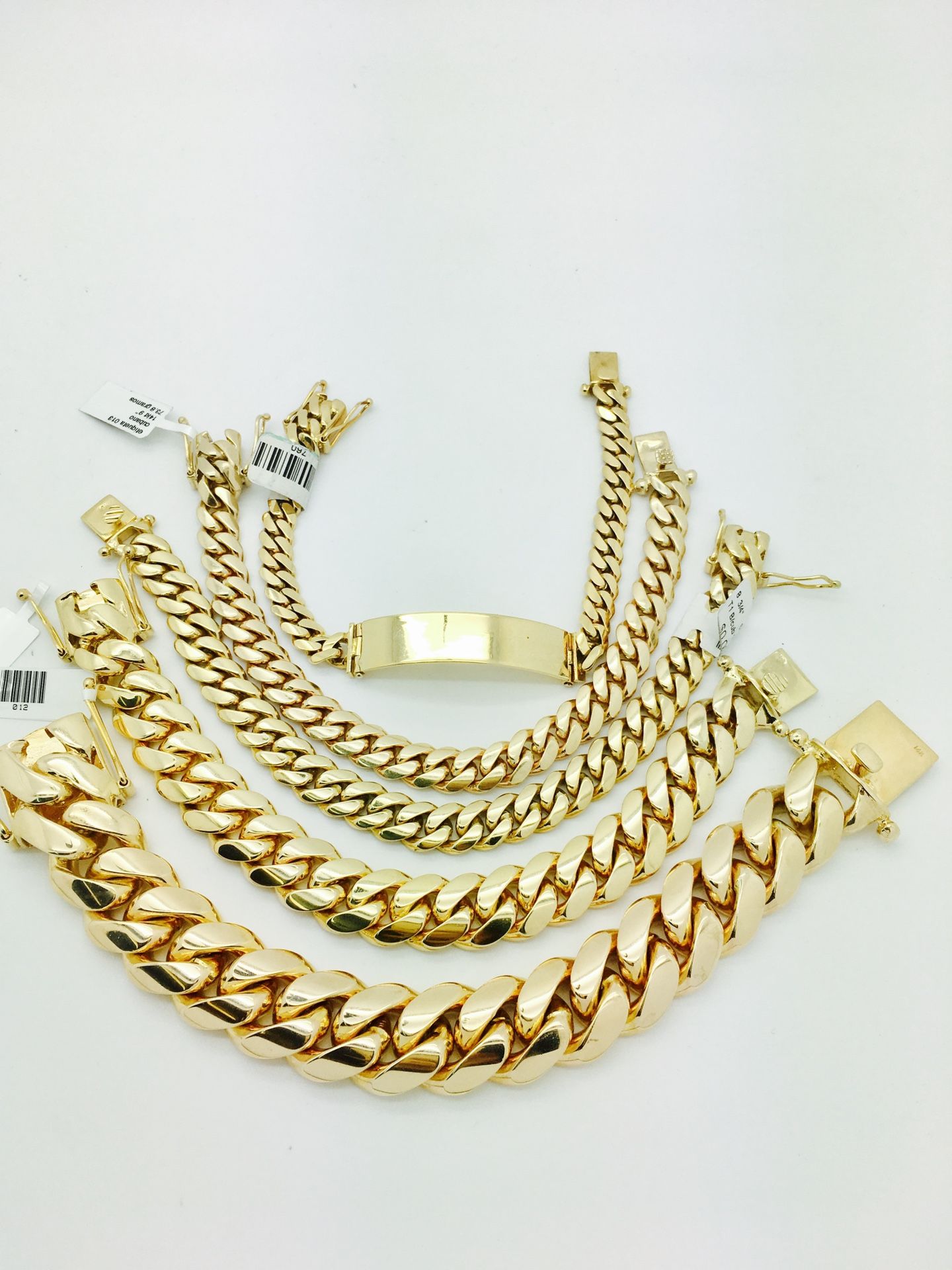 Cuban link bracelet/chain
