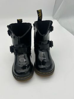 Kids boots size 6 little