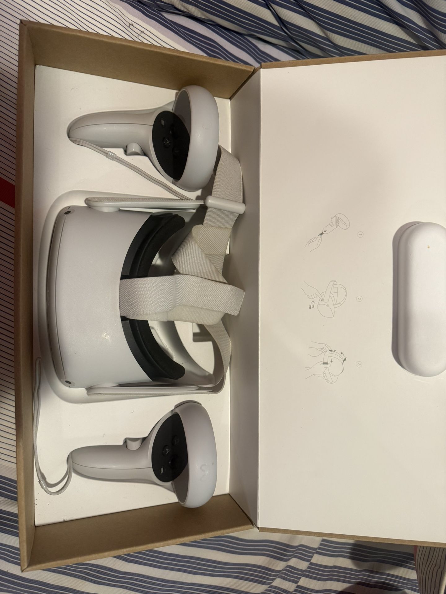 META QUEST 2 VR HEADSET
