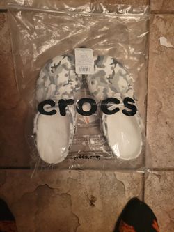 Crocs M7W9 BRAND NEW