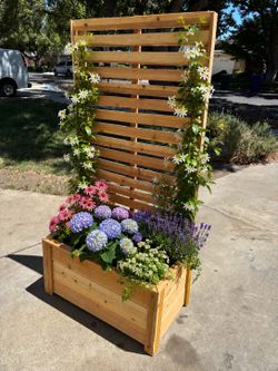 🌿 Handmade Cedar Privacy Planter Box with Trellis 🌿