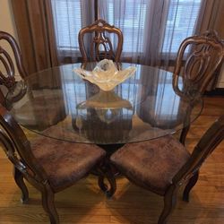 Beautiful Round Dinning Table With 6 Chairs 