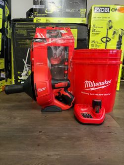 Milwaukee M12 Drain Snake Kit with Battery and Charger