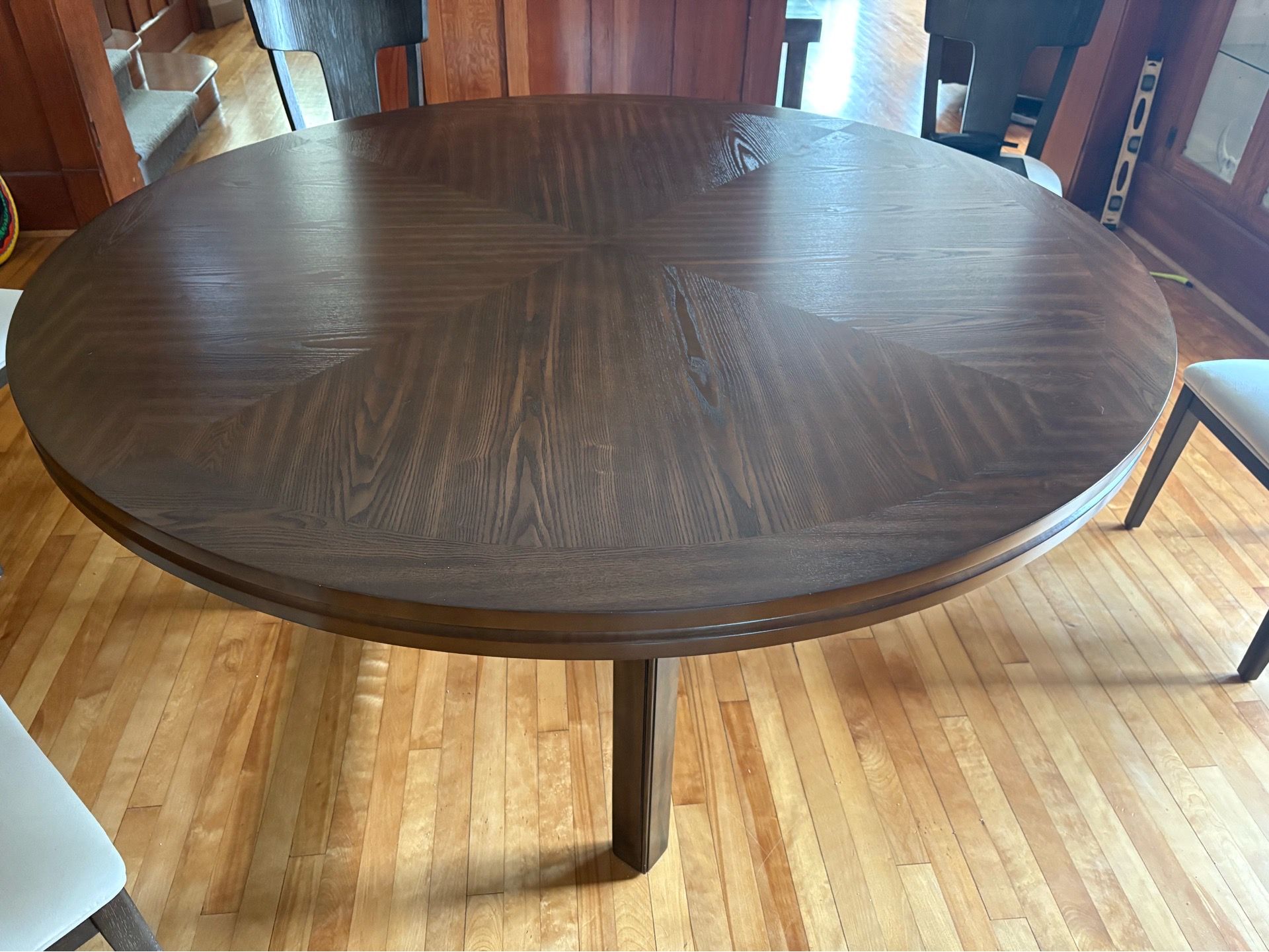 Round table- 30" H X72" WX72"D- 146 lbs