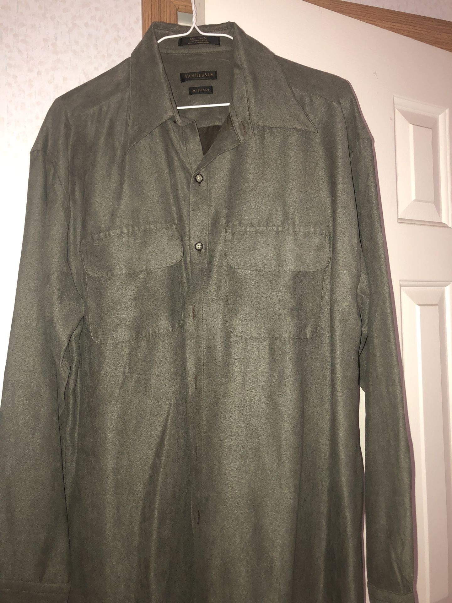 Men’s Van Heusen, Suede Shirt. Medium