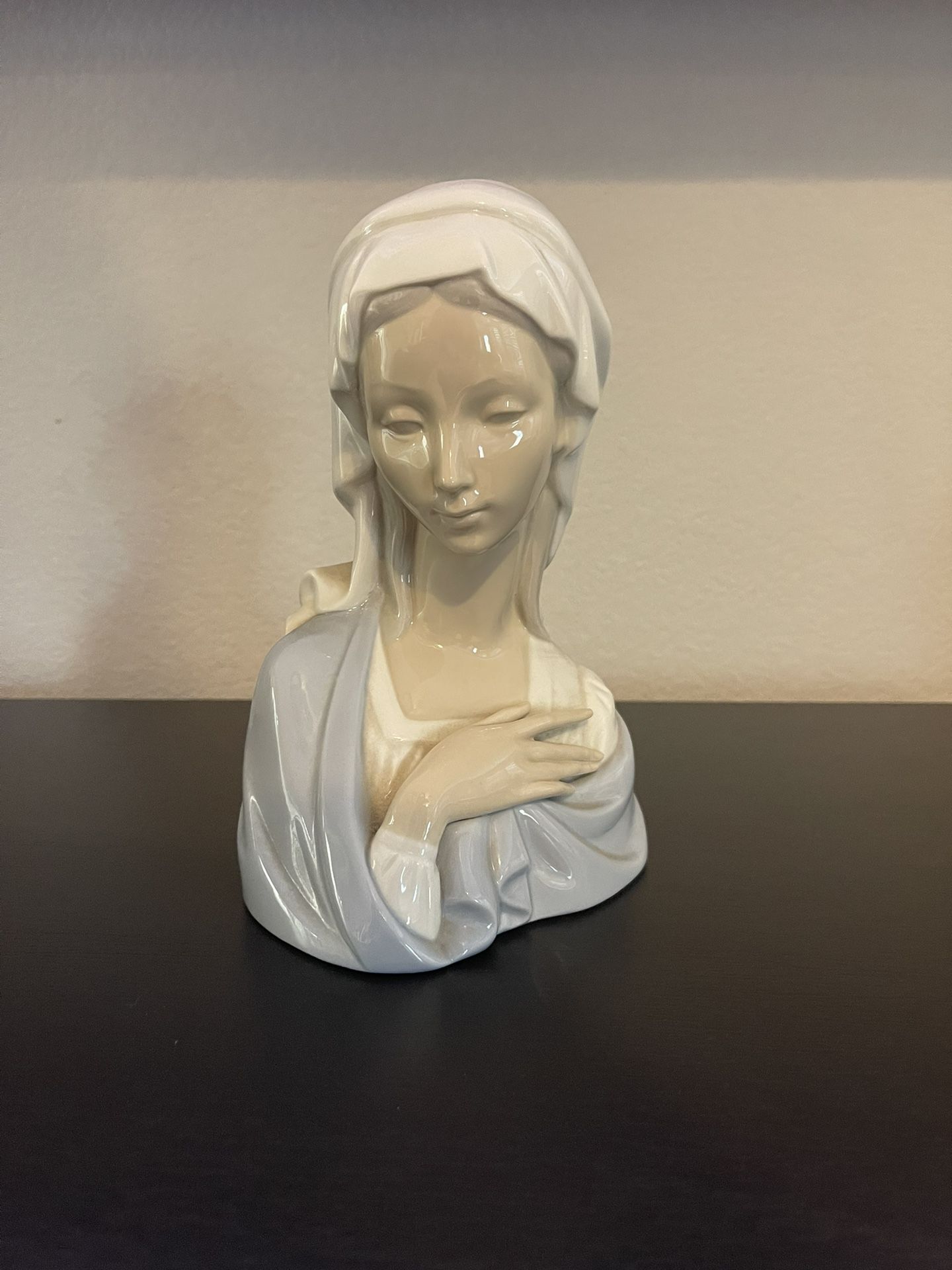 Rare Authentic Vintage Lladro Nativity Madonna Head Bust Virgin Mary with Hand on Heart Porcelain Figure