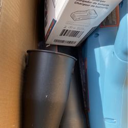 LEAF BLOWER CORDLESS /charger