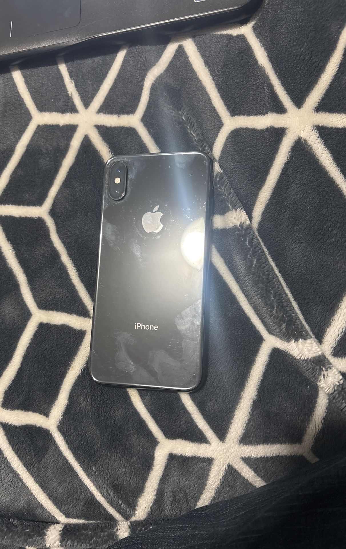 Apple iPhone XS - Space Gray - 256 GB (w/ lighting charger cable )