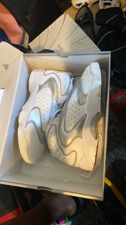 Woman’s Jordan OG size 11w