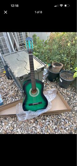 Acoustic guitar 🎸. 38 inch