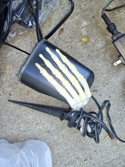 Scary Skeleton Face Projector