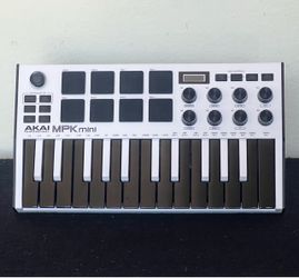 Akai Professional MPK mini MK3 – Special Edition White