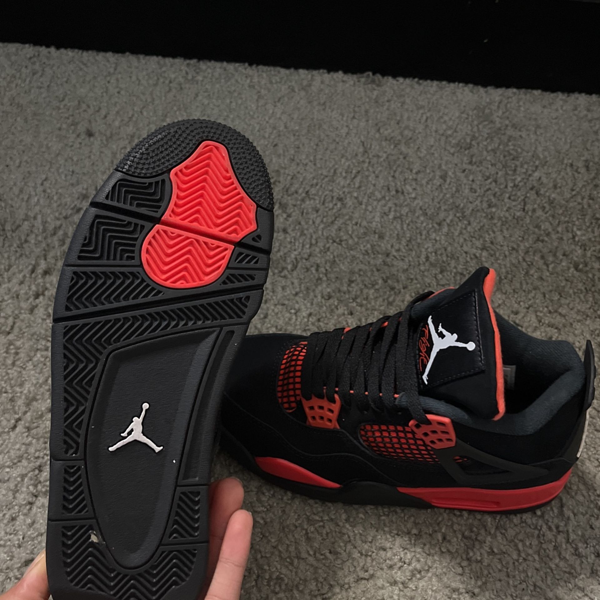 Red Thunder 4s Size 6 Women’s