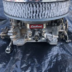 Edelbrock 600cfm Carburetor, fresh, pull off