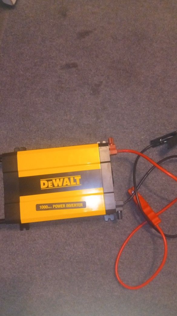 DeWalt Power Inverter 1000 Watts $80 Firm Price