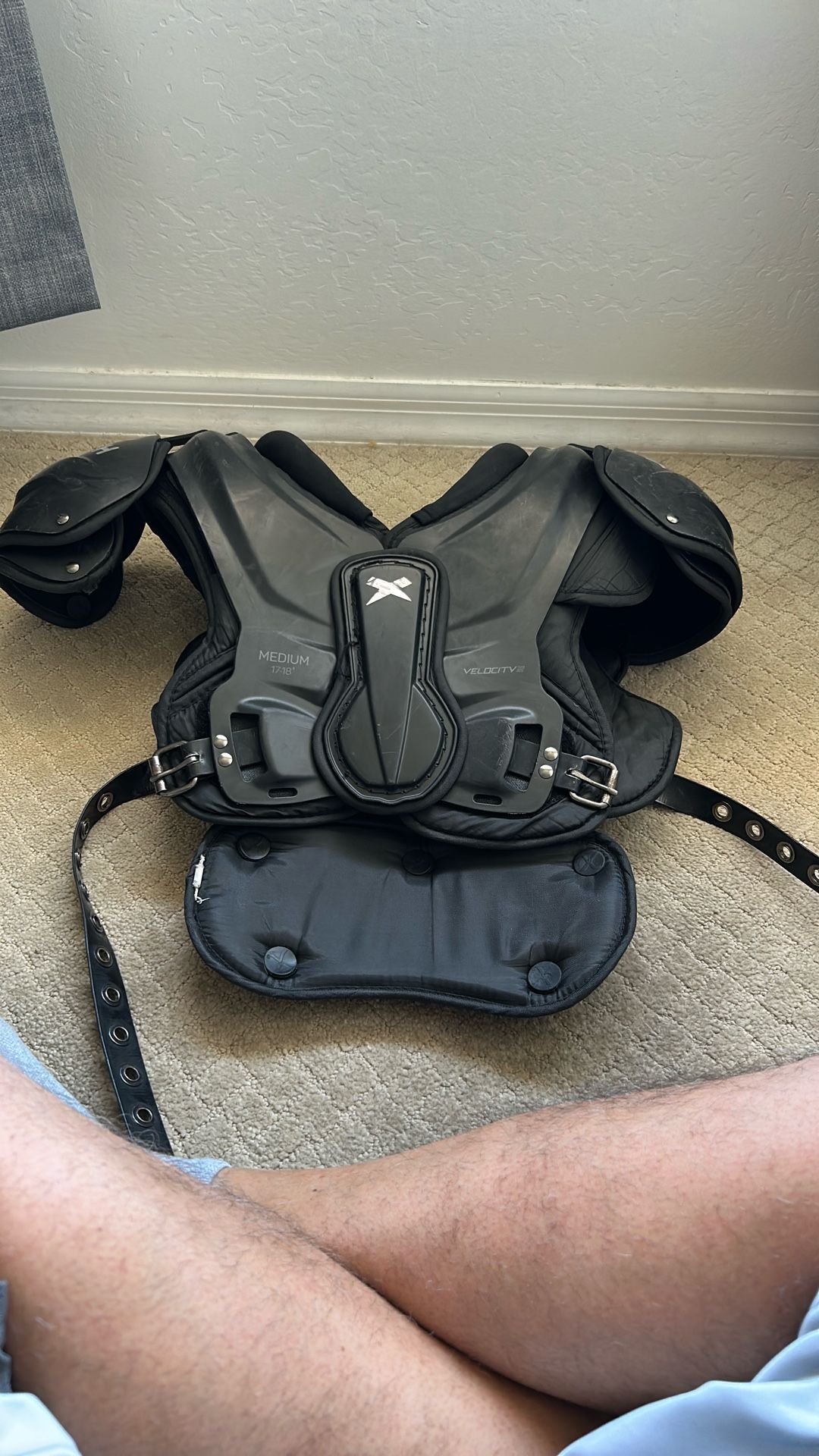 Xenith Football Shoulder Pads, Velocity Two Medium 17 18”