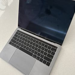 Macbook Pro ( no charger )