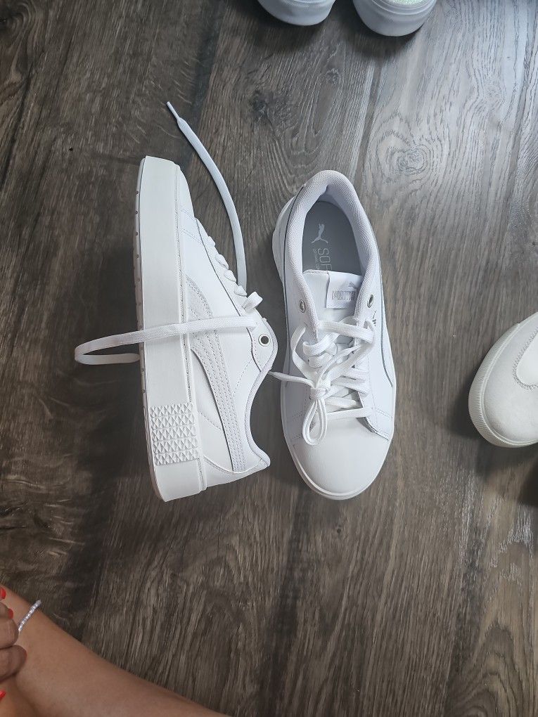 New! Women's Size 8 Puma Sneakers