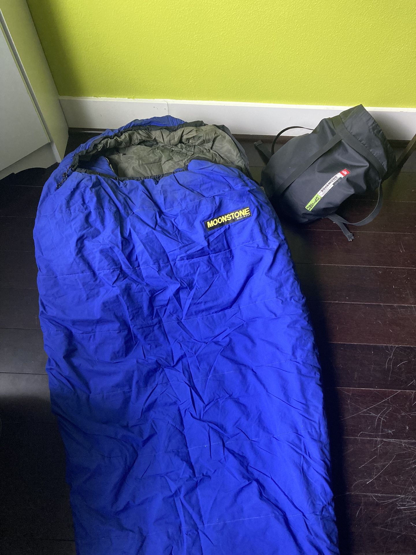 NorthFace Sleeping Bag camping hiking trail season outdoor