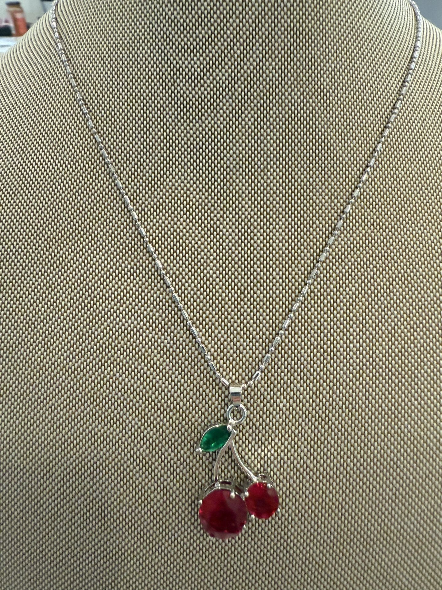Silver Cherry Pendant fashion short necklace in Red and Green