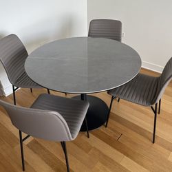 Aria 42 diam Round Table