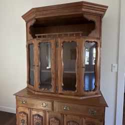 Hutch/China Cabinet
