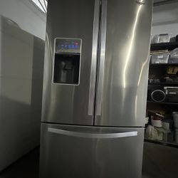 Whirlpool Stainless Steel French Door Refrigerator(2015)