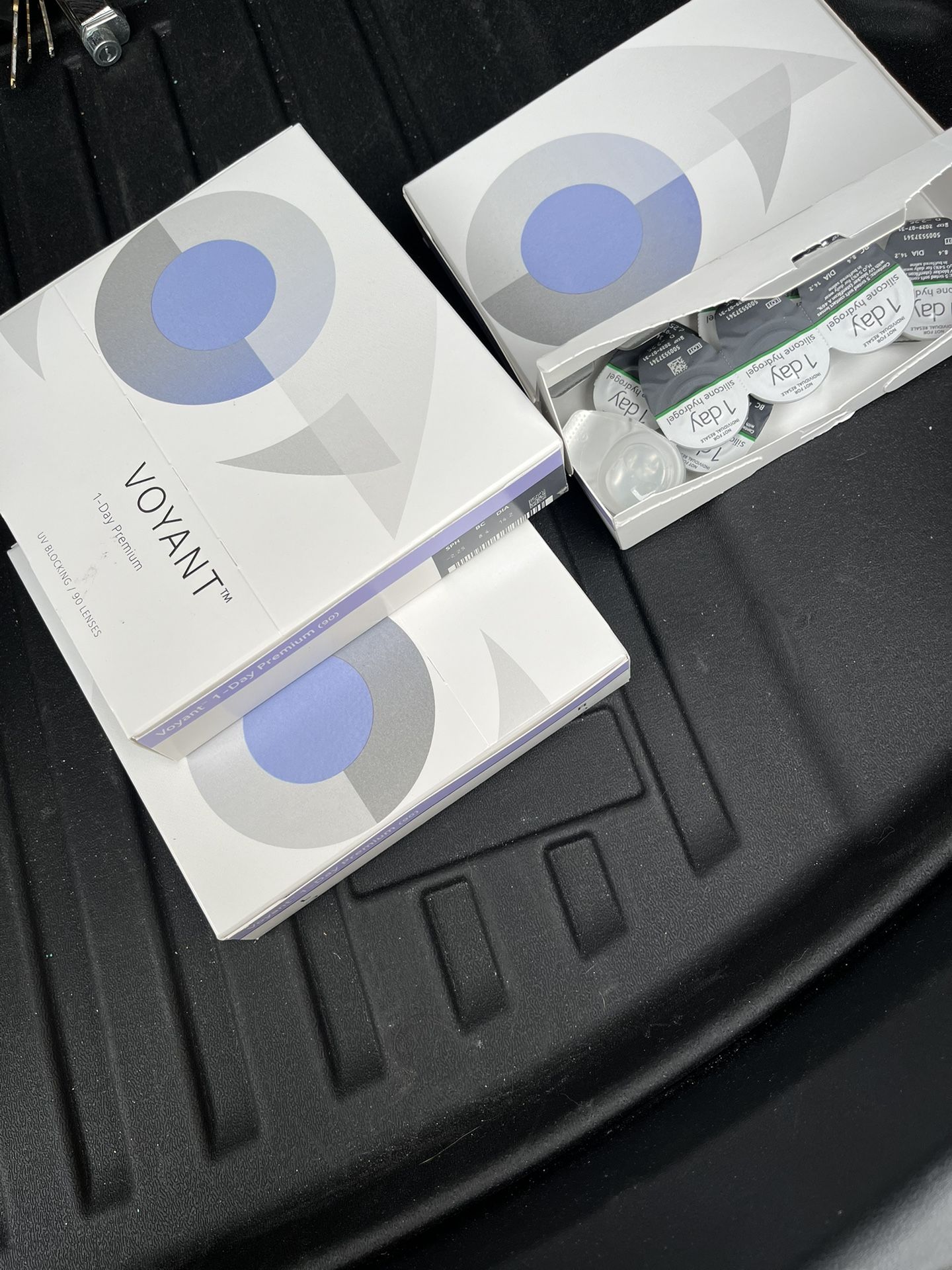 Voyant Daily Contacts 200+ Lenses SPH -2.25 BC 8.4 DIA 14.2