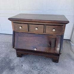 Mid Century Ethan Allen Old Tavern Pine Storage Side Table
