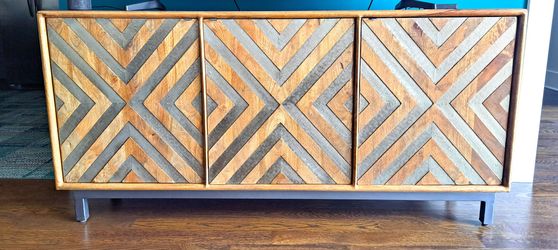 Serramonte Media / TV / Entertainment Console, 69” x 16” x 32”