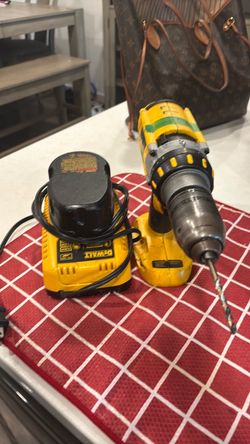 Dewalt electric drill  & charger