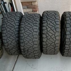 Tires Mud Rugged BFG Ko2 Off Road All Terrain Toyo Open Country Goodyear Duratrac Falken At Lt Mt Rt 