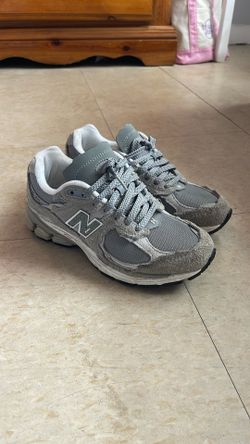 New Balance 2002R Grey/White