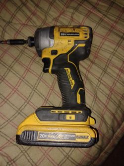 Taladro de impacts dewalt