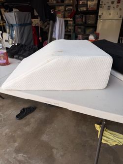 Foam Wedge Leg Pillow