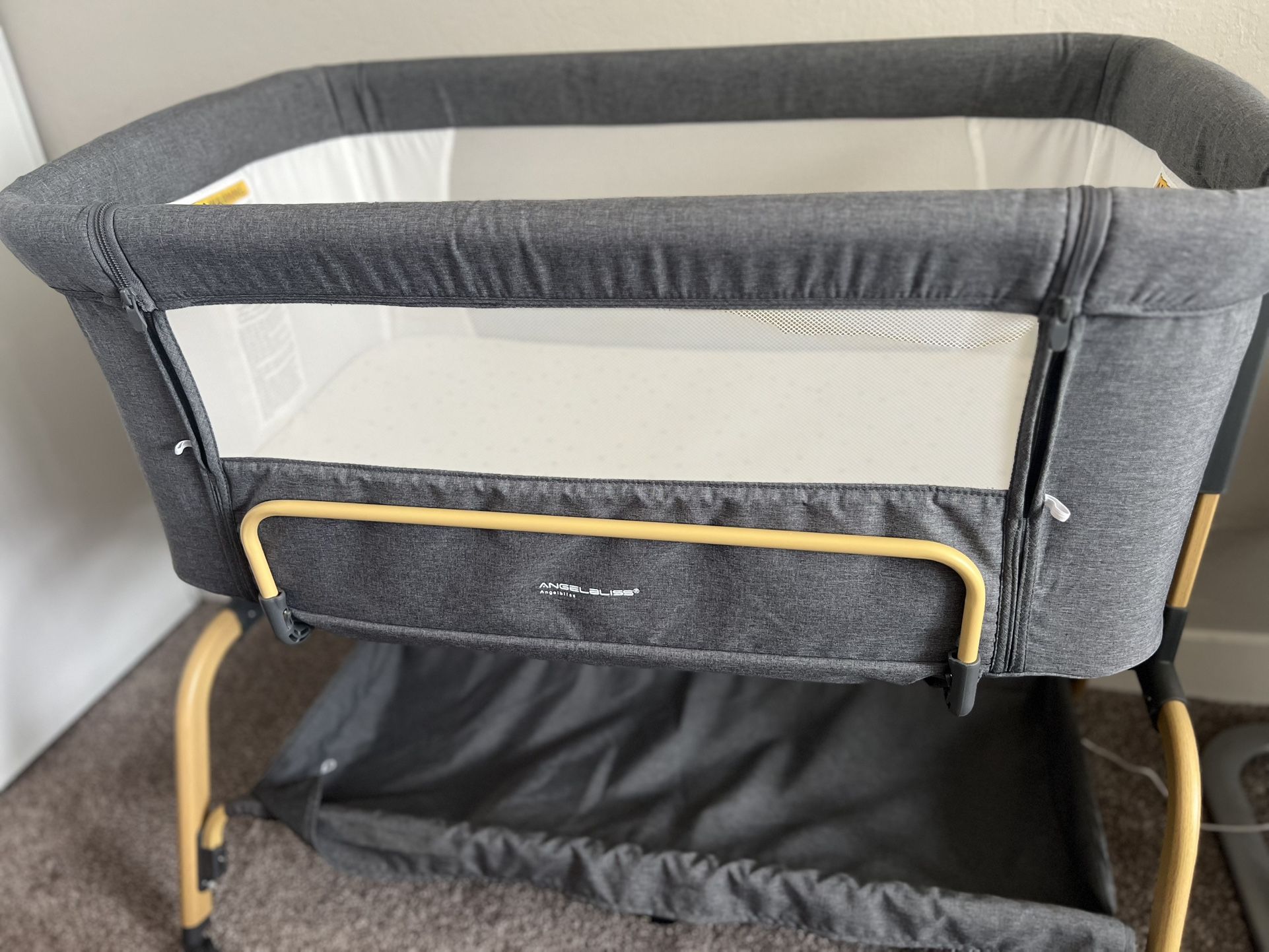 ANGELBLISS 3 in 1 Baby Bassinet, Rocking Bassinets Bedside Sleeper with Comfy Mattress and Wheels, 6 Height Adjustable Easy Folding Portable Bedside C