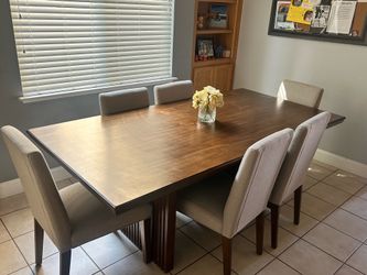 Beautiful Wood Dining Table and Chairs