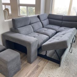Sleeper sofa With Adjustable headrests