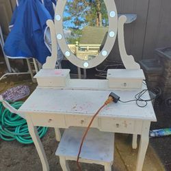 Price Is Firm... Project Piece.. Light Up Bedroom Makeup Vanity